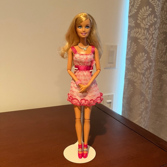 Barbie Doll 2009 Barbie Fashionistas Girly - Picture 9 of 9